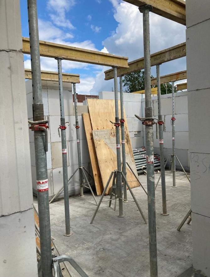 Deckenschalung mit Stützen im Erdgeschoss